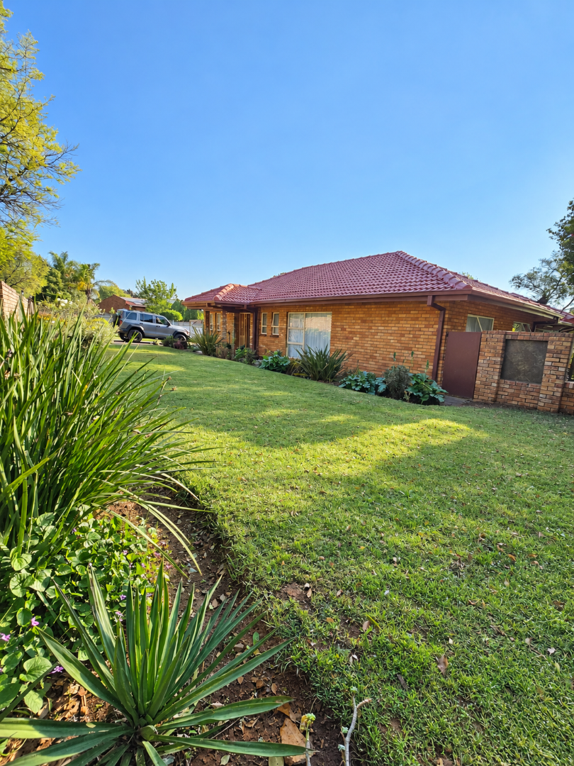4 Bedroom Property for Sale in Wilkoppies North West